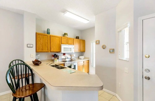 Lake Berkley House | Pet friendly townhome near all attractions