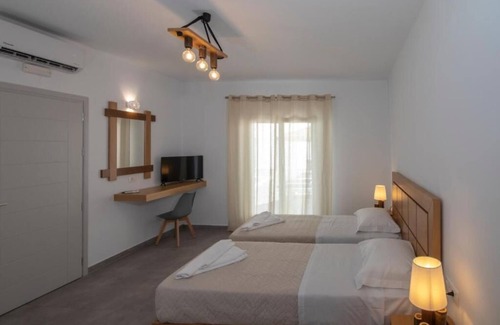 Perissa Hotel | Petra Aqua Villa