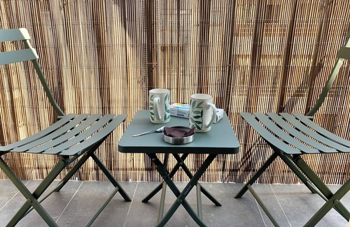 Riquier Apartment | Pleasant; Port 600m, 800m OLD -nice