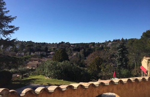 Valbonne Villa | Pleasant villa, quiet, 10 minutes walk to the centre of Valbonne village