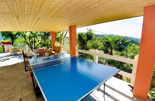 Massarosa House | Private Villa with WIFI, private pool, A/C, TV, terrace, panoramic view, parking, close to Viareggio