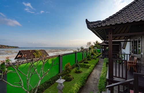 Mushroom Bay Hotel | Pula Huts Lembongan