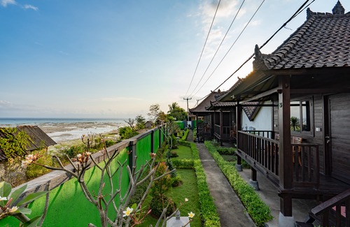 Mushroom Bay Hotel | Pula Huts Lembongan