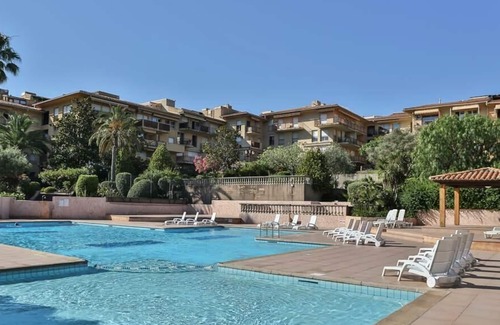 Saint-Tropez Apartment | Résidence Pierre & Vacances Amandine - Maeva Selection - 2 Rooms 6 People Air Conditioned Cabin