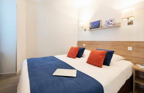 Antibes City Centre Apartment | Résidence Pierre & Vacances Premium Port-Prestige **** - Apartment for 4 people - 1 bedroom - Whirlpool bath - Spacious terrace - Air-conditioned - Harbour view