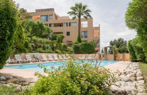 La Croix des Gardes Hotel | Résidence Villa Livia