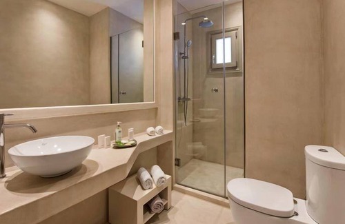Kamari Villa | R 3297 Villa Harvey With Alarm Clock ,Air Conditioning & Beach Towels.