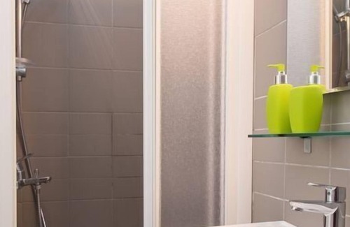 Fira Villa | R 3411 Villa Jacey With Bath Amenities ,Kitchen & Sitting Area.