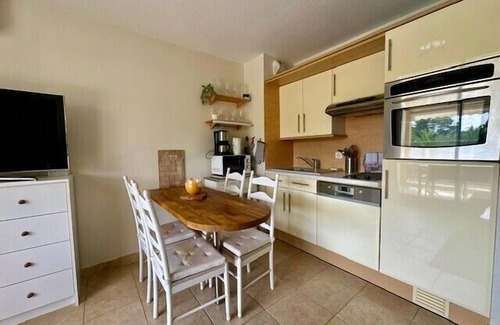 La Napoule Apartment | Renovated apartment with balcony