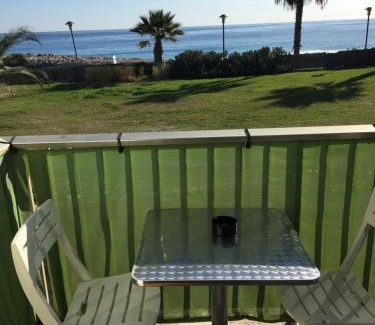 Villeneuve Loubet Beach Apartment | Residence Acapulco