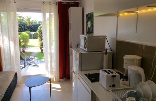 Villefranche-sur-Mer Apartment | Residence of the Guardian Angel, Beachfront apartment, Villefranche/Mer