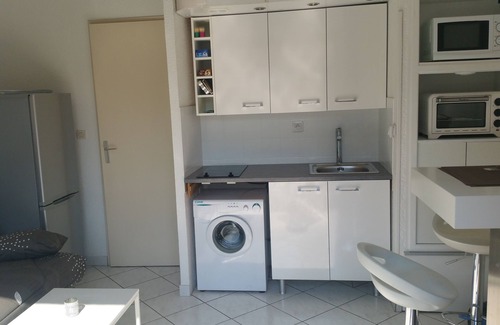 Villeneuve-Loubet Apartment | Residence Provençale Pool Parking WIFI 2 kms Sea Villeneuve Loubet 2 Rooms