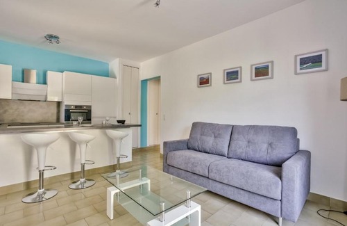 Cannes Apartment | Rez de villa T2 au calme avec jardin