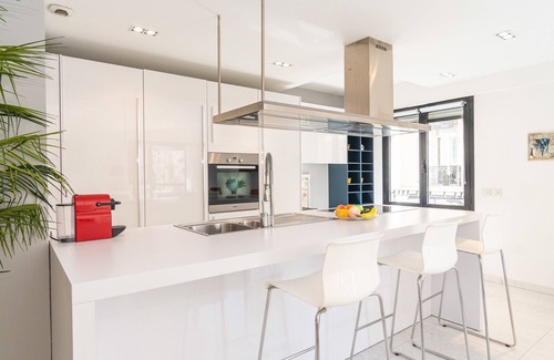 Cannes City Centre Apartment | Rue d'Antibes Premium 2 BDR 2 baths Exclusive Olam Properties Cannes