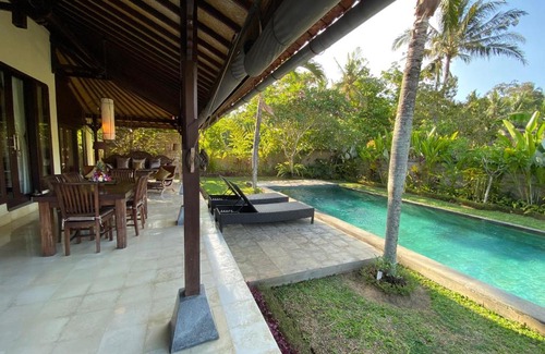 Sayan Villa | Rumah Dadong