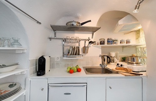 Oia House | SantoriniParadise: HELIOS villa, amazing sunset views, perfect dream vacation!