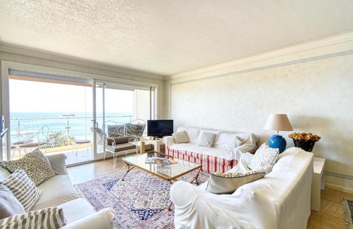 Pointe Croisette Apartment | Sea View Flat, beach access by GuestReady