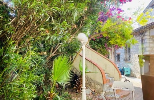 Cros-de-Cagnes Apartment | Sea view front beach apartment deluxe