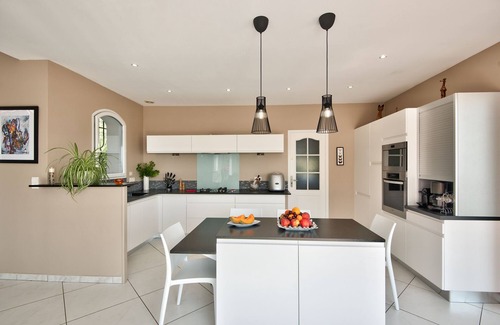 Saint-Raphael Villa | Secured Private Domain, Amazing Cannes Bay View, Close to Beach,Tennis Court,CA