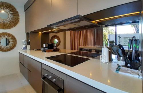 Batu Bolong Villa | Sol Villa Kammara 9