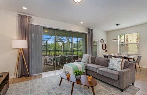 Briargrove House | Solterra Sleep 12 Next Disney Water Slides/Cabanas & More