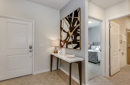 Briargrove House | Solterra Sleep 12 Next Disney Water Slides/Cabanas & More