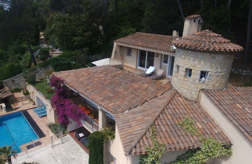 Le Cannet Villa | Spectacular hilltop villa near Cannes overlooking the Cap d’Antibes
