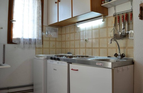 Saint-Aygulf Apartment | St-Aygulf: Mezzanine 4 pers, terrace, parking, washing machine, pets welcome