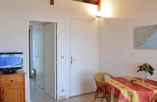 Saint-Aygulf Apartment | St-Aygulf : Mezzanine 4 pers, terrasse, parking, lave-linge, animaux bienvenus - FR-1-226A-13