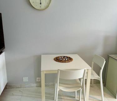 Cannes La Bocca Apartment | Studio Château de la Mer