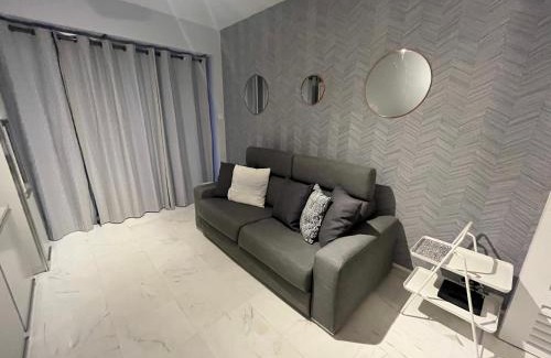 Cannes La Bocca Apartment | Studio Château de la Mer