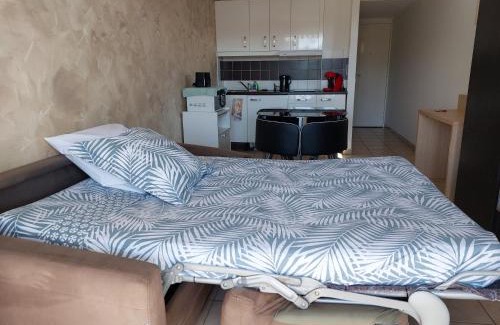 Mandelieu-La-Napoule Apartment | Studio de La Vigne - Axelle Loc'Appart