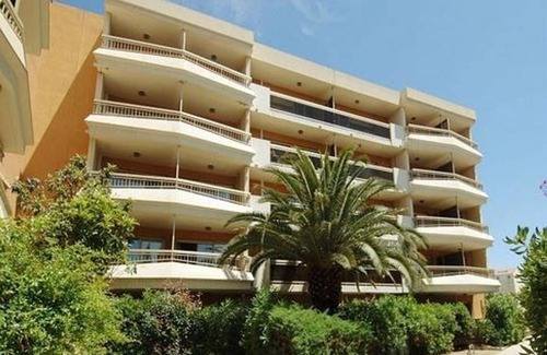 Sainte-Maxime City Centre Apartment | Studio MyLooka