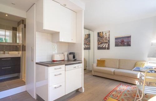 Saint-Tropez Apartment | Studio Paris Saint-Tropez by Interhome