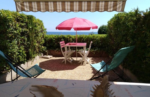 Boulouris-sur-Mer Apartment | studio pieds dans l'eau
