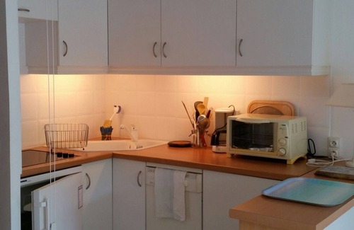 La Croix des Gardes Apartment | Studio with gardens, swimming pool and tennis