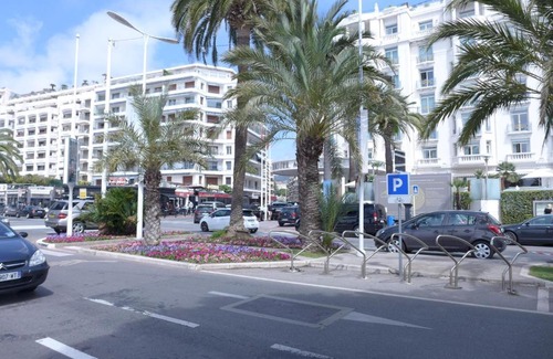 Cannes City Centre Apartment | Studio with terrace 2 mins from Croisette 118
