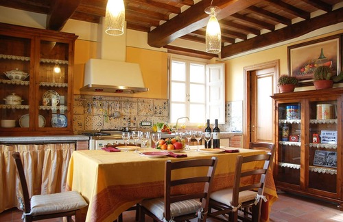 Cascine-La Croce Villa | Stunning private villa with private pool, WIFI, A/C, TV, terrace and panoramic view, close to Lu.