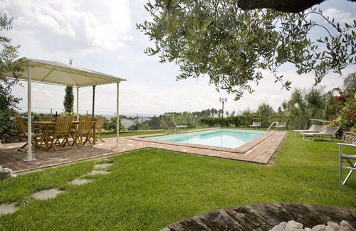 Cascine-La Croce Villa | Stunning private villa with private pool, WIFI, A/C, TV, terrace and panoramic view, close to Lu.