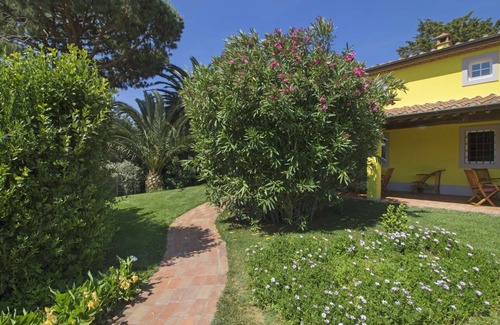 San Vincenzo House | Stunning private villa for 10 guests with private pool, WIFI, A/C, TV, patio and pets allowed