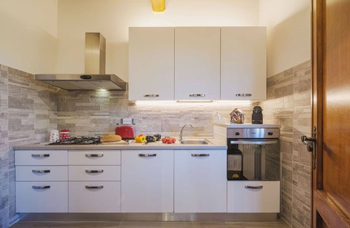 Corsanico House | Stunning private villa for 8 guests with private pool, A/C, WIFI, TV, patio and pets allowed
