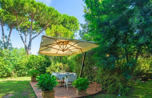 Lido di Camaiore House | Stunning private villa for 6 people with WIFI, TV and patio