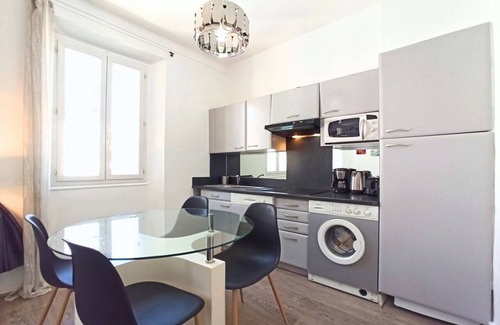 Cannes City Centre Apartment | Stylish and Modern 1 Bedroom Rue Florian