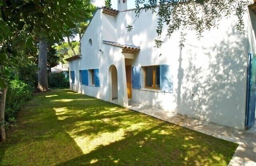 Cap-d'Antibes Villa | Stylish, Contemporary Villa heated pool, 10 mins walk to Beach