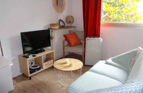 Juan-les-Pins Apartment | sun beach