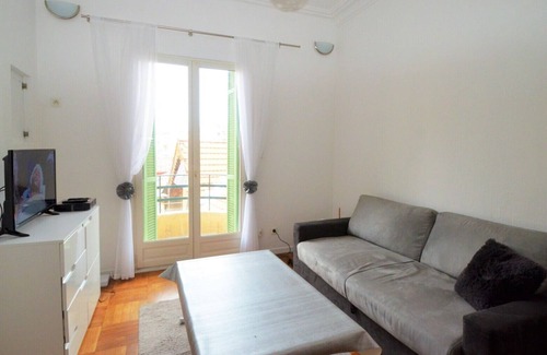 Le Piol Apartment | Sunny Cocoon