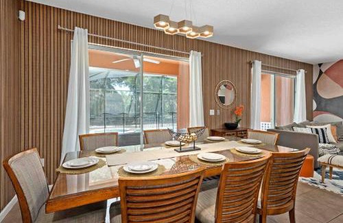 Lake Buena Vista House | SUPER BIG- SLEEPs 30 w POOL & GAME ROOM