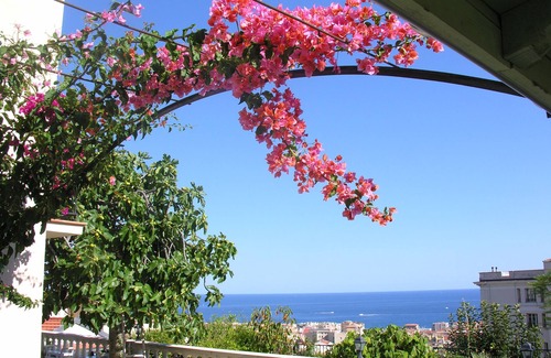 Menton Apartment | Superb Panoramic sea and mountain facing south Very quiet