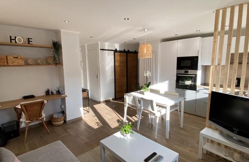 Prado - Republique Apartment | Superbe appartement 3 pièces centre de cannes pied