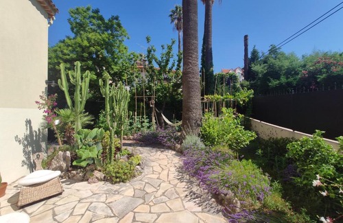 Riou - Petit Juas - Av de Grasse Villa | Superbe Villa Cannes avec terrasse & piscine